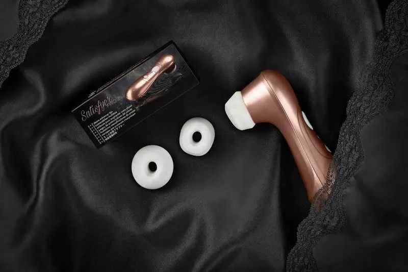 Вакуум-волновой стимулятор клитора SATISFYER PRO-2