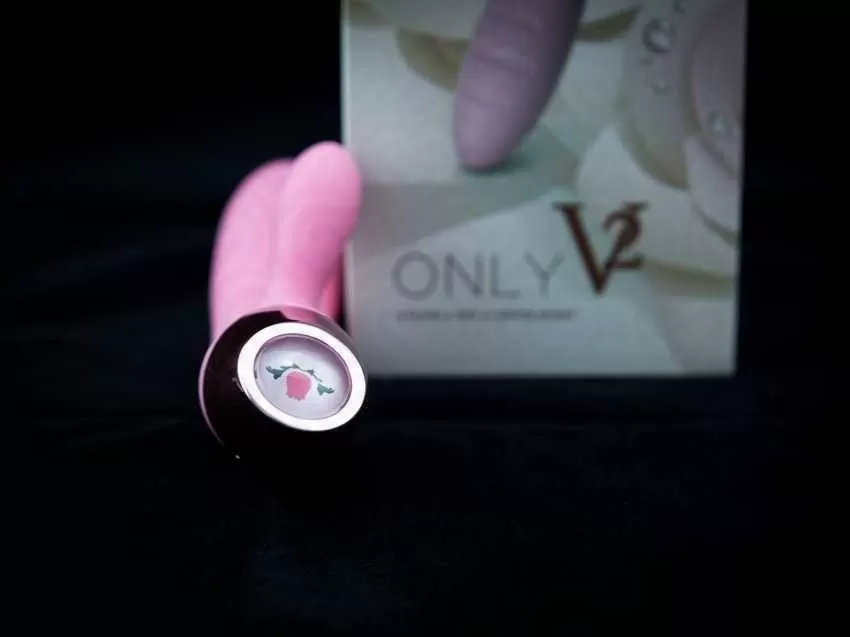 Вибромассажер Wowyes LuxeLuv ONLY V2 с клит стимулятором L-18